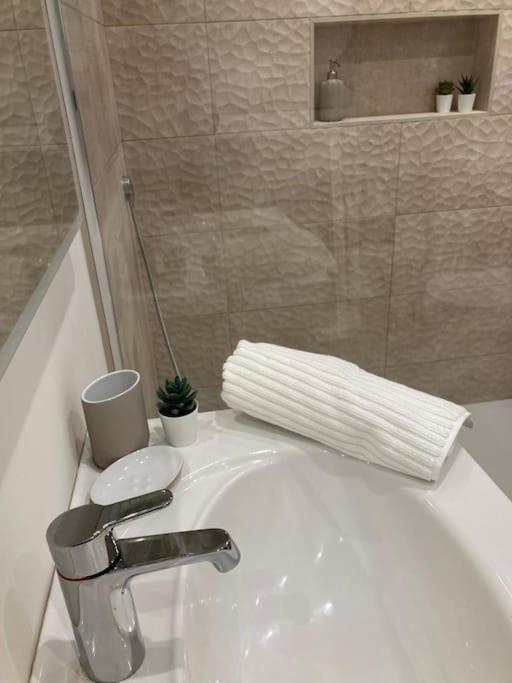 Garden Apartment, Central Harrogate With Parking Εξωτερικό φωτογραφία